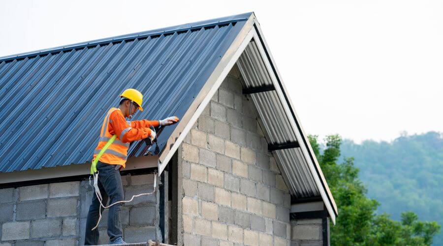 Professional gutter cleaning in Independence, KY
